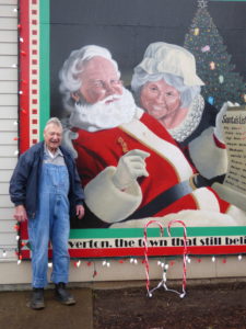 Vince Till beside his favorite seasonal mural (7)